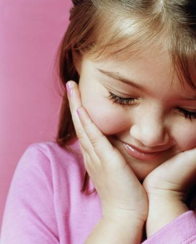 #جميييل

بعضُ الجمالِ  _ هداهُ الله_ يُتعبنَا
أليسَ يَدرِي بأنَّ الحُسنَ قتَّالُ؟💜

- محمد العتيق