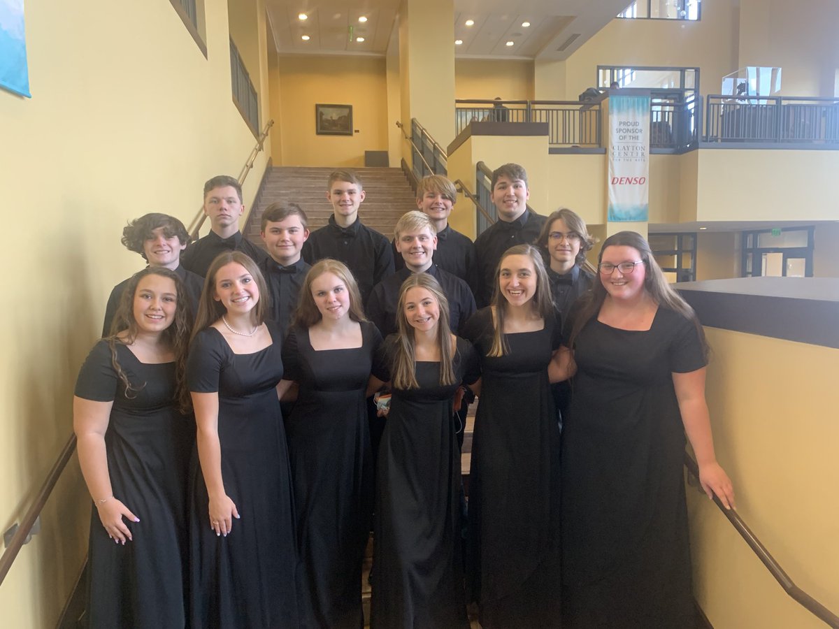Volunteer HS Choir tweet media