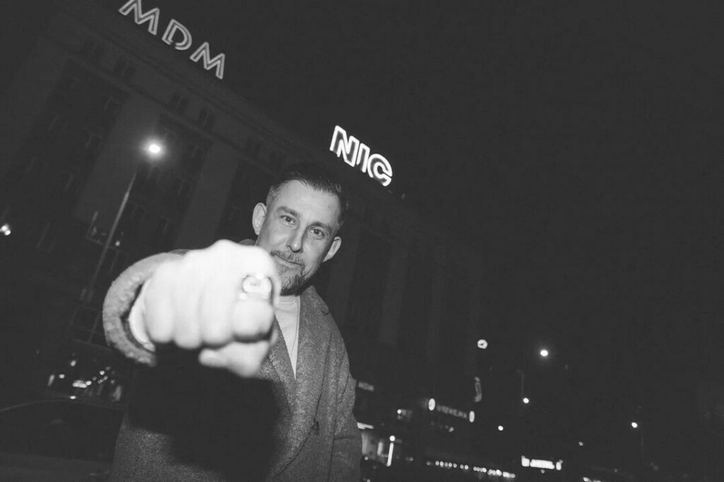 Ale to NIC, że tytuł albumu jest neonem w Warszawie 

@wojteksokol #wojteksokol #newalbumalert #newmusicalert #hiphopmusic #polishhiphopmusic #sonymusicpoland instagr.am/p/CWghRTIIG3s/