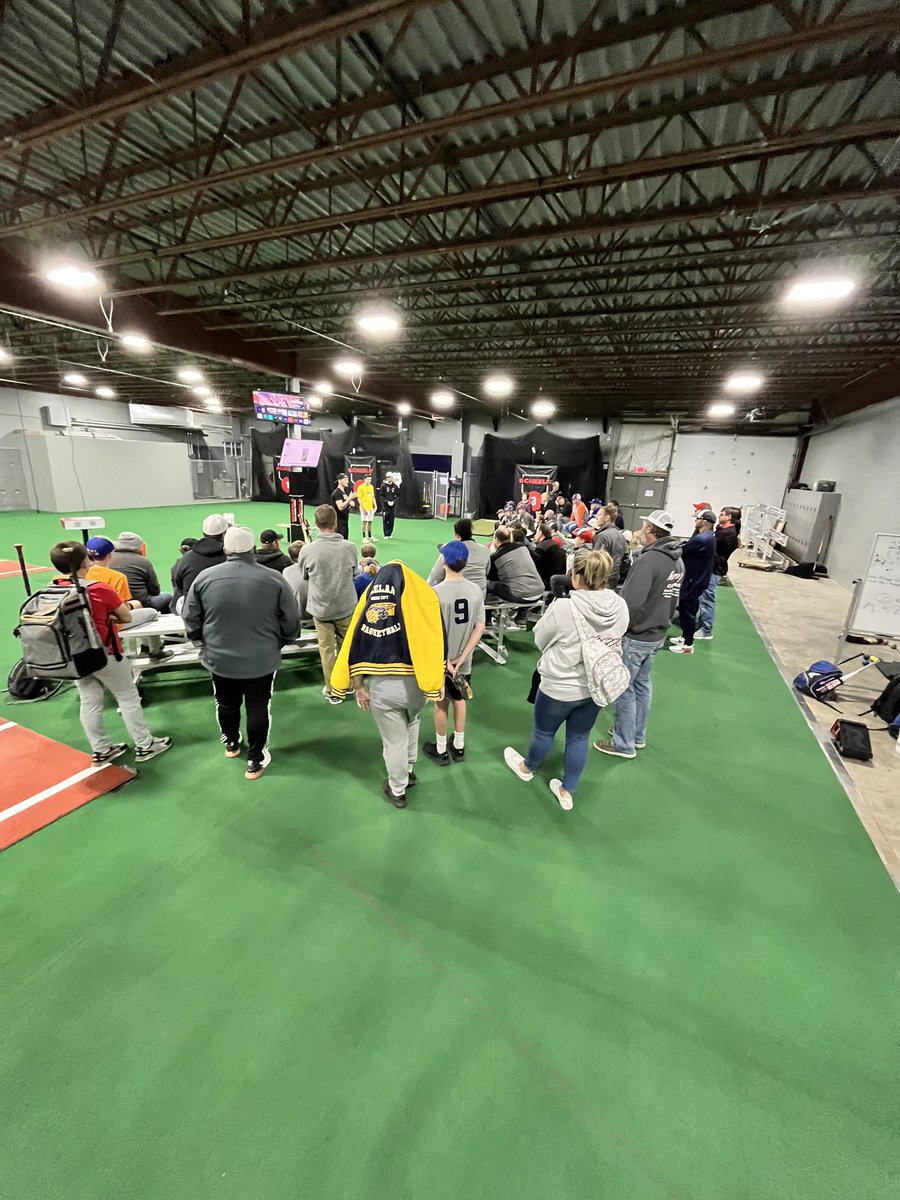 USportsAcad's tweet photo. First camp of the @u_turf Train with Pros series was a success!🙌
A big thank you to Mike McCarthy for coming to the @SCHEELS Batting Cages in the Liberty National Bank Performance Center and sharing his knowledge in our Pitching Clinic!#TrainwithPros⚾️ https://t.co/Hxlh4FBTQu