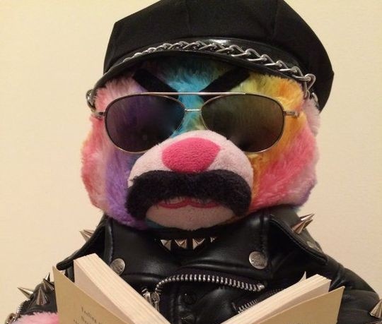 vodkaskys's tweet photo. “we can use this bear, we can use these ears, we can use this flower, or the boa, Because you’re gay”— Harry Styles https://t.co/mWvVG1B1xy
