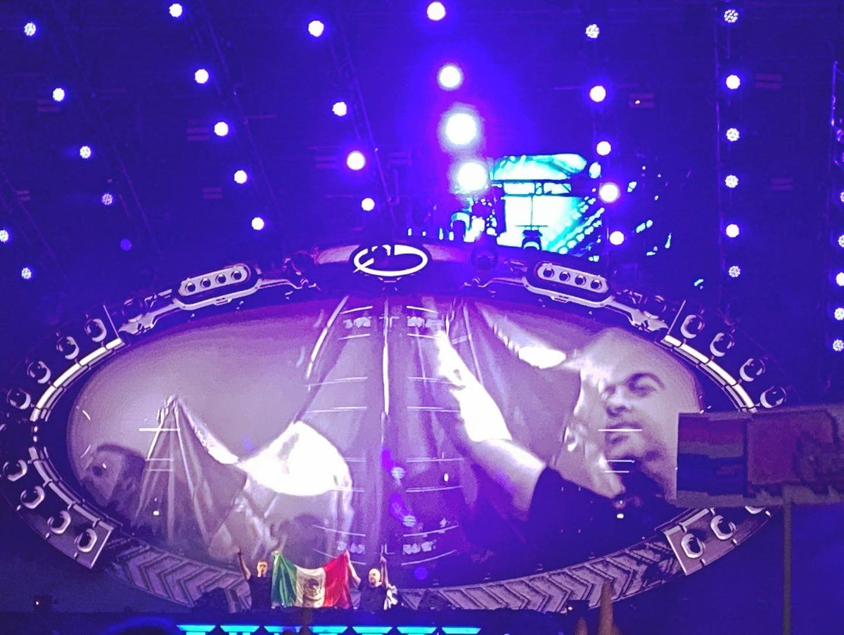 el_huginho's tweet image. 👟😎🇲🇽🎉 
#ASOT1000 #ASOT1000MEX #ASOTMEXICO