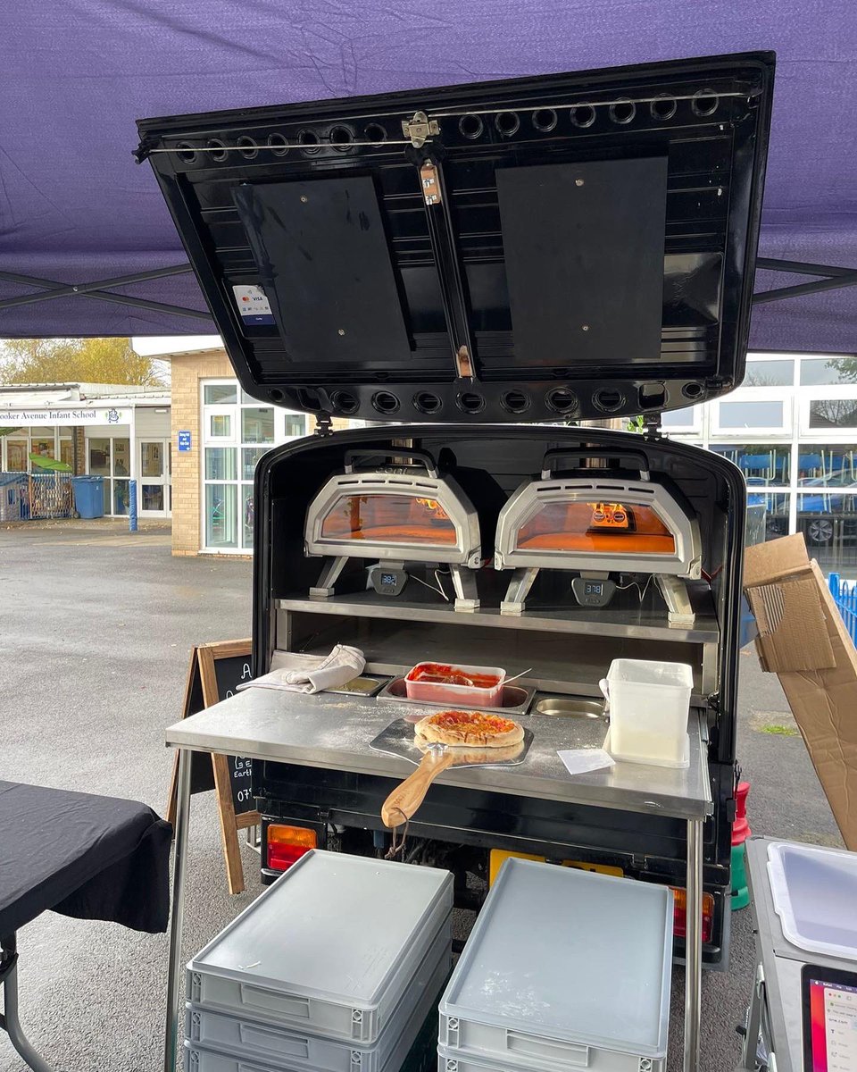 💥Thanks to everyone who bought our fantastic firework food.We raised over £500 for school &amp; we’ll also be making a donation to a children’s cancer charity.
A big thanks to our volunteers &amp; the amazing Pizza By Piaggio for donating ingredients, time and staff on the day. 🍕