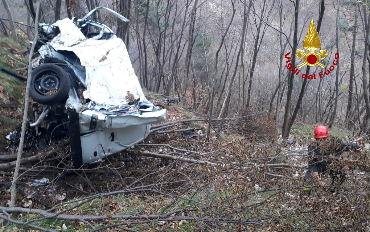 HTO_tv's tweet photo. Vigili del Fuoco – Romano d’Ezzelino (VI), Rinvenuta auto precipitata in un burrone del Monte Grappa: Deceduto il conducente
https://t.co/hb4WuXHlrr
#vvfveneto #MonteGrappa #Burrone #Decesso #RomanodEzzelino #Vicenza #Auto https://t.co/JPySTxSwsd
