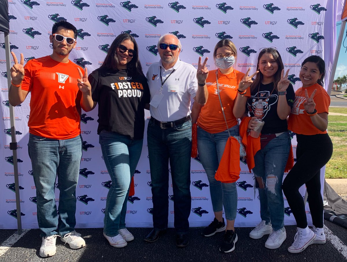 JSanchezRGV's tweet image. Ready for the inaugural @UTRGV South Padre Island Battle on the Beach with President Guy Bailey! #RallyTheValley #WACHoops