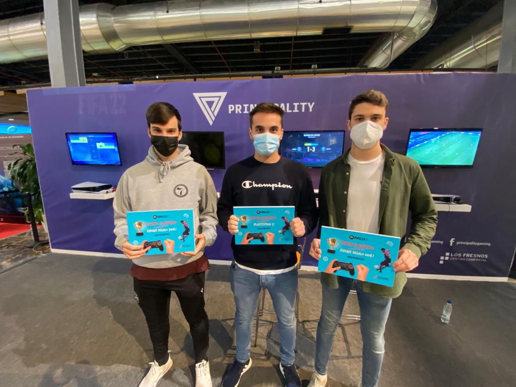 Aquí tenemos el podium del Torneo de #FIFA22 disputado en el <a href="/cclosfresnos/">CC Los Fresnos</a>.

¡Muchas gracias a todos por venir!

📷⬇️

🥈🥇🥉

#esports #Asturias