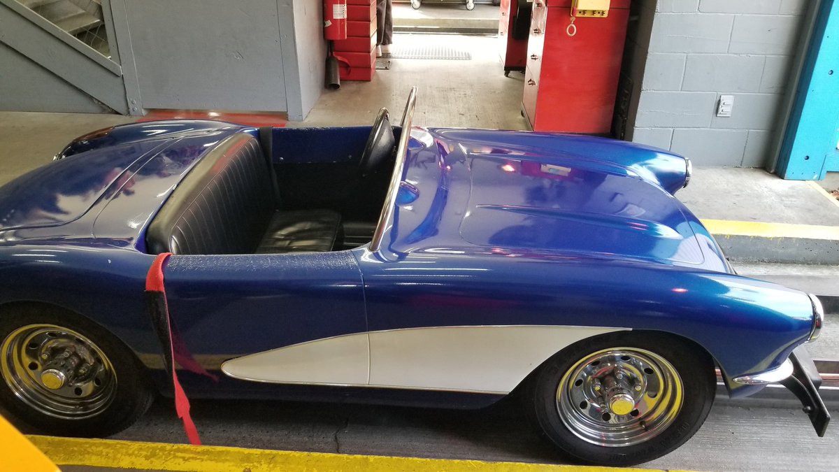 Wicked74303's tweet photo. After 4 shows, it's time to get my ride on.......Just my style. #babyrides #gottobeme @Dollywood https://t.co/ZU3mOxU4OB