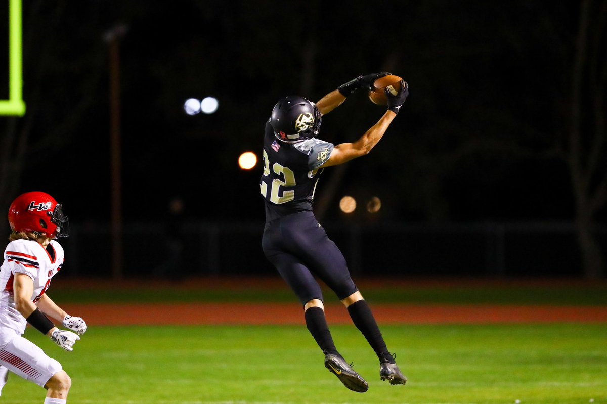 Our announcer kept calling <a href="/GA22ETT_GARCIA/">Garrett Garcia</a> “Deuces” last night lol this kid had himself a game last night. 

Didn’t matter what the coverage he had over him was, he made some PLAYS! 

Hell of a season, #22.