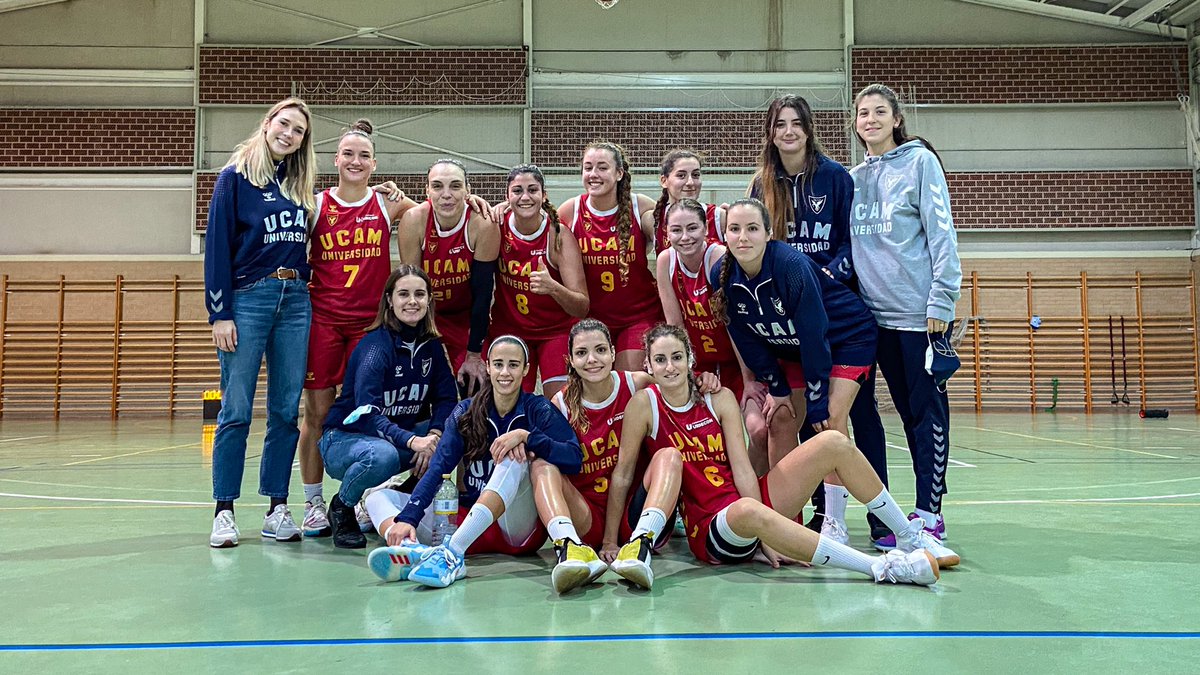 UCAMMurcia's tweet photo. 🔚 ¡FINAL, FINAL, FINAL! 
😍 ¡GRAN VICTORIA CORAL! 

🏆 J6 1ª NACIONAL 
🏀 @UCAMMurcia @Urdecon_ 9️⃣1️⃣
🏀 @ADEliocroca 4️⃣7️⃣

🔥 @AngelaGH15, 22pts. 
🚀 @emmaflorez5, 20pts. 

📝 Gran partido y triunfo para comenzar la 2ª vuelta de 1ª Nacional. 

⚔️ #UCAMMurciaUrdeconADEliocroca https://t.co/88MYL0rrfb