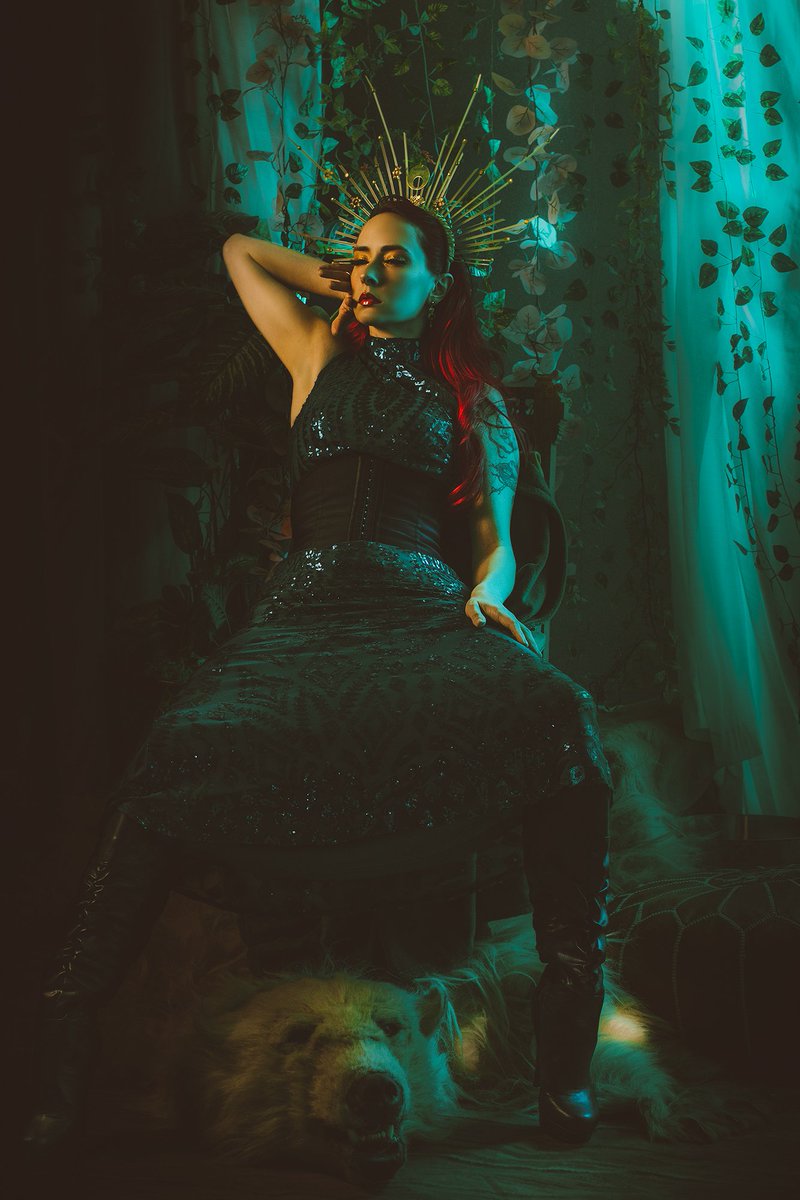 LexiBirdPhotos's tweet photo. "And baby I can wear your handcuffs, I can wear your ring. I can be your princess, I can be your king." Happy birthday to me. 👑 https://t.co/m5ZboAxpqt