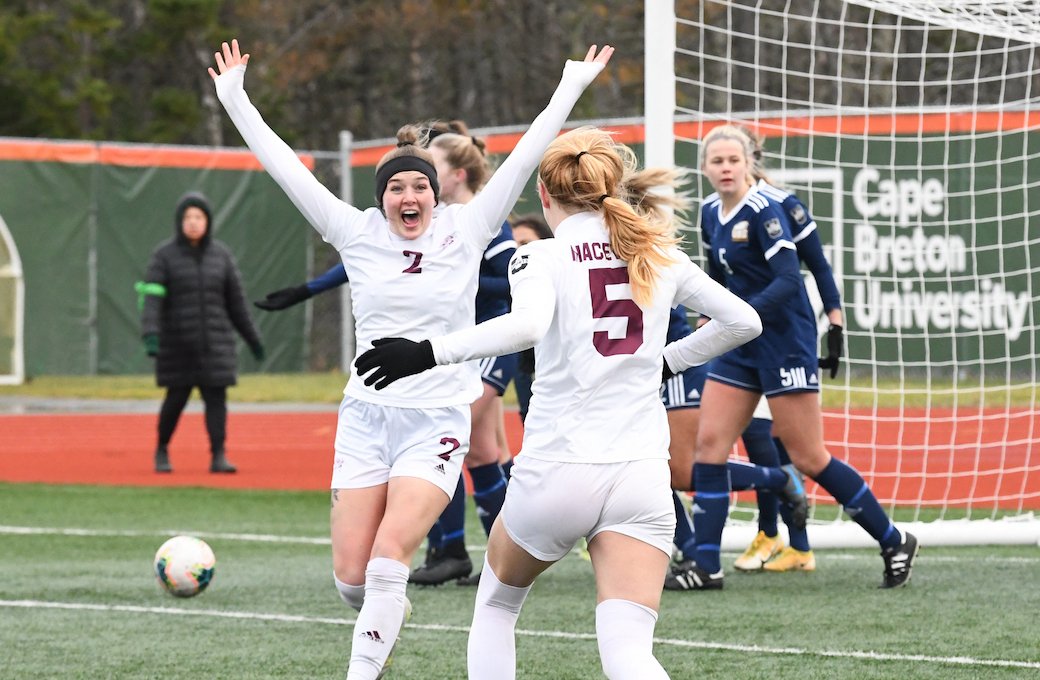 USPORTS_Soccer's tweet photo. 🚨WSOC Semifinal 1: @MacEwanGriffins defeats @ubctbirds, punches ticket to final.
 
Demi-finale no1 : MacEwan bat l’UBC et passe en finale.

🔗EN: https://t.co/GinwyqstYV 🔗FR: https://t.co/IgLA20jKb0 

#ChaseTheGlory | #ViserHaut https://t.co/MtTzSfqFLJ