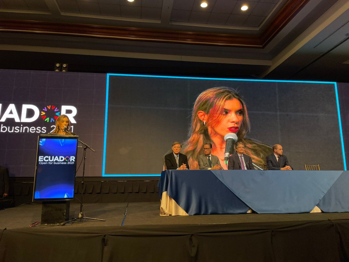 lorenakonanz's tweet photo. ¡La realidad superó las expectativas ! 

1300 asistentes, 518 citas de negocios, 50 proyectos públicos, 13 paneles

Lo mejor de todo… sentir esa esperanza, esa ilusión y sobre todo ese orgullo de ser ecuatoriano. 

Ecuador lo tiene todo.El país de las infinitas oportunidades!🇪🇨 https://t.co/4eWK8TDUz7