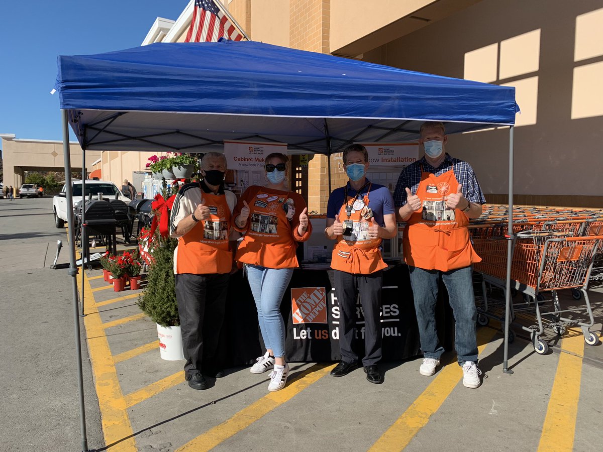 Jhoi_r's tweet photo. Thank you @SamanthaO_THD for coming to San Mateo on this beautiful sunny day to push #Windows #WindowInstallation #SpecialtySaturday #PacNorthProud @WDentonthd https://t.co/5dXRT3Vew5