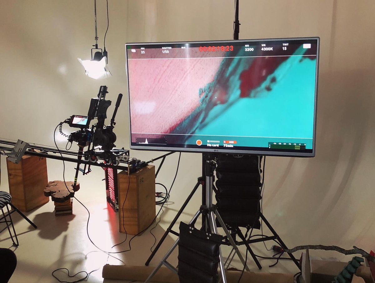 martinturnes's tweet photo. 🎥#DiariodeRodaje
🎬 @ElHachaFilm
💡Jornada 313 ~ Etapa 3 Jor 13
🔥 dir @romerodh asist @ale_rath prod @puentefilms #zebracine arte @frinchagirl
#cineargentino #cine #direcciondefotografia #dop #irfilm #cineir #infrared #infrarojo #BMPocket4K #Laowa24 #Laowa24mm #LeicaR https://t.co/QLYkn8jg0B