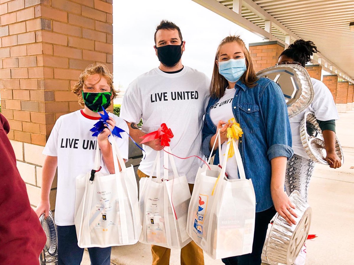 hfuw's tweet photo. Happy Distribution Day! Today is the last day of our Thanksgiving Project - and today many of our neighbors who are in need of a little extra help this holiday season received a meal for Thanksgiving. Thank you to everyone who volunteered today!#LiveUnited #ThanksgivingProject https://t.co/skavpEcLWt
