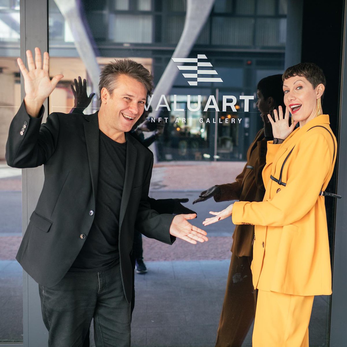 valuartdotcom's tweet photo. Yesterday has been a great day for Valuart: @MaxPapeschi, a great artist and friend, presented at our Lugano Paradiso Art Gallery, his 3 pieces NFT debut collection named “Greetings from the Metaverse!”!
#maxpapeschi #nft #valuart #art #exhibition #artgallery #metaverse https://t.co/nJTo88J9Fe