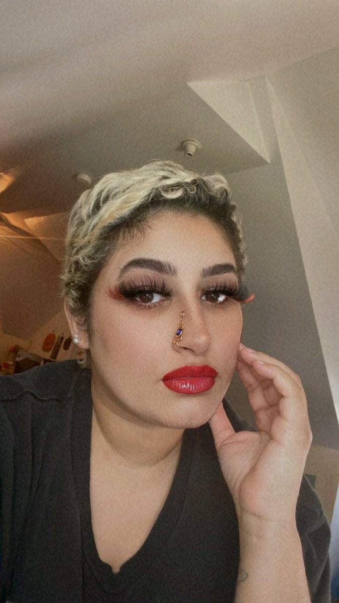 wednesdayyirl's tweet photo. I feel like I’m just recycling the same makeup looks over & over again. tag me in some creative looks you’d like to see next ‼️🤩
#makeupenthusiast #makeupbeginner #makeuplooks #creative #aticosmetics #brandambassador #fyp https://t.co/xmzmwlJ50K