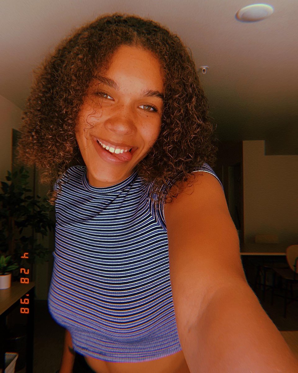 true beauty in a woman is reflected in her soul 🌹