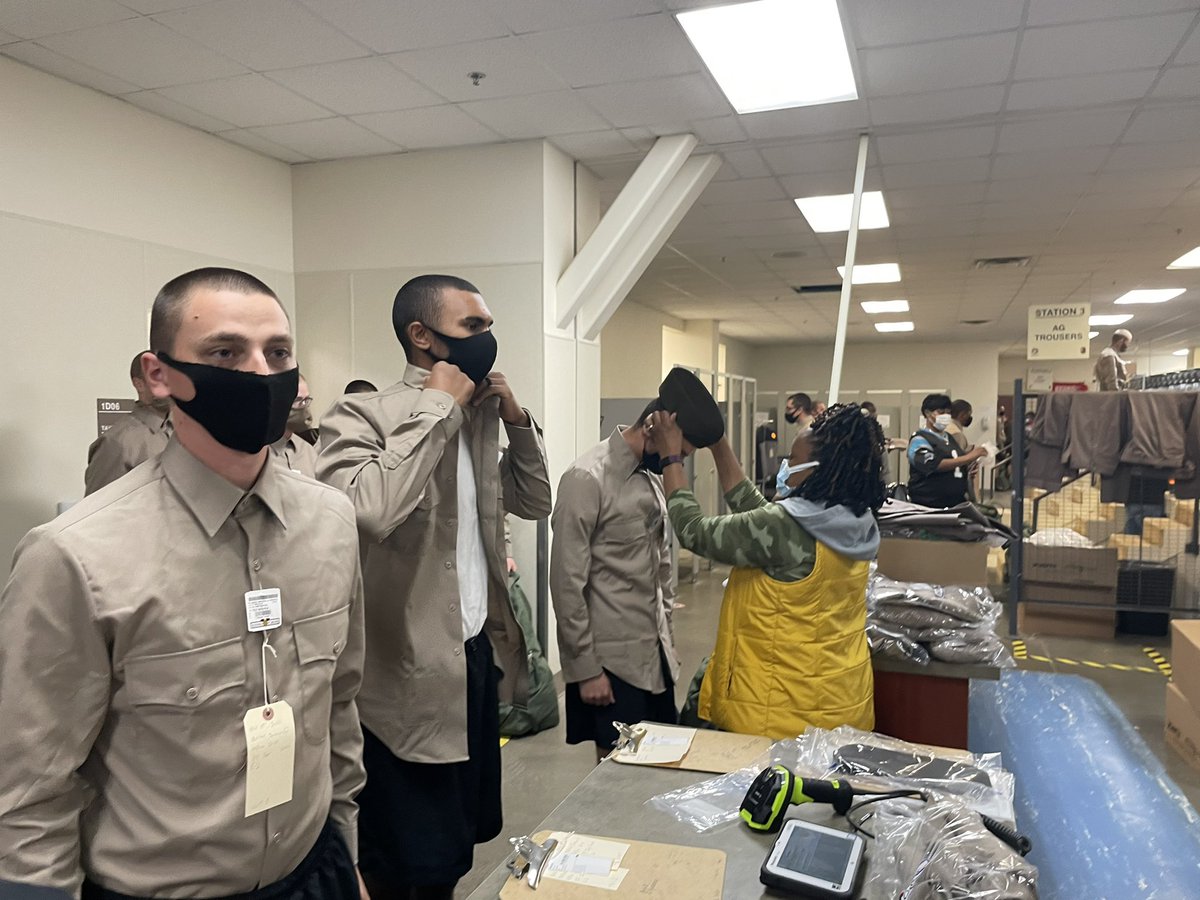 Troop2nd's tweet photo. Assassin, arrives at Central Initial Issue Point for their Army Green Service Uniform (AGSU). This uniform pays homage to “America’s to the U.S. Army’s WWII uniforms. Hopefully our first class getting complete AGSUs to walk on grad day!
#19DOSUT
#intheshadows
#lionscoverthefront https://t.co/uxt4vT4xq0