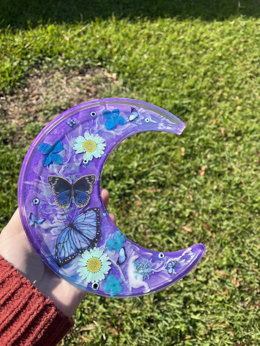 Crescent moon tray available for $20 🌙
