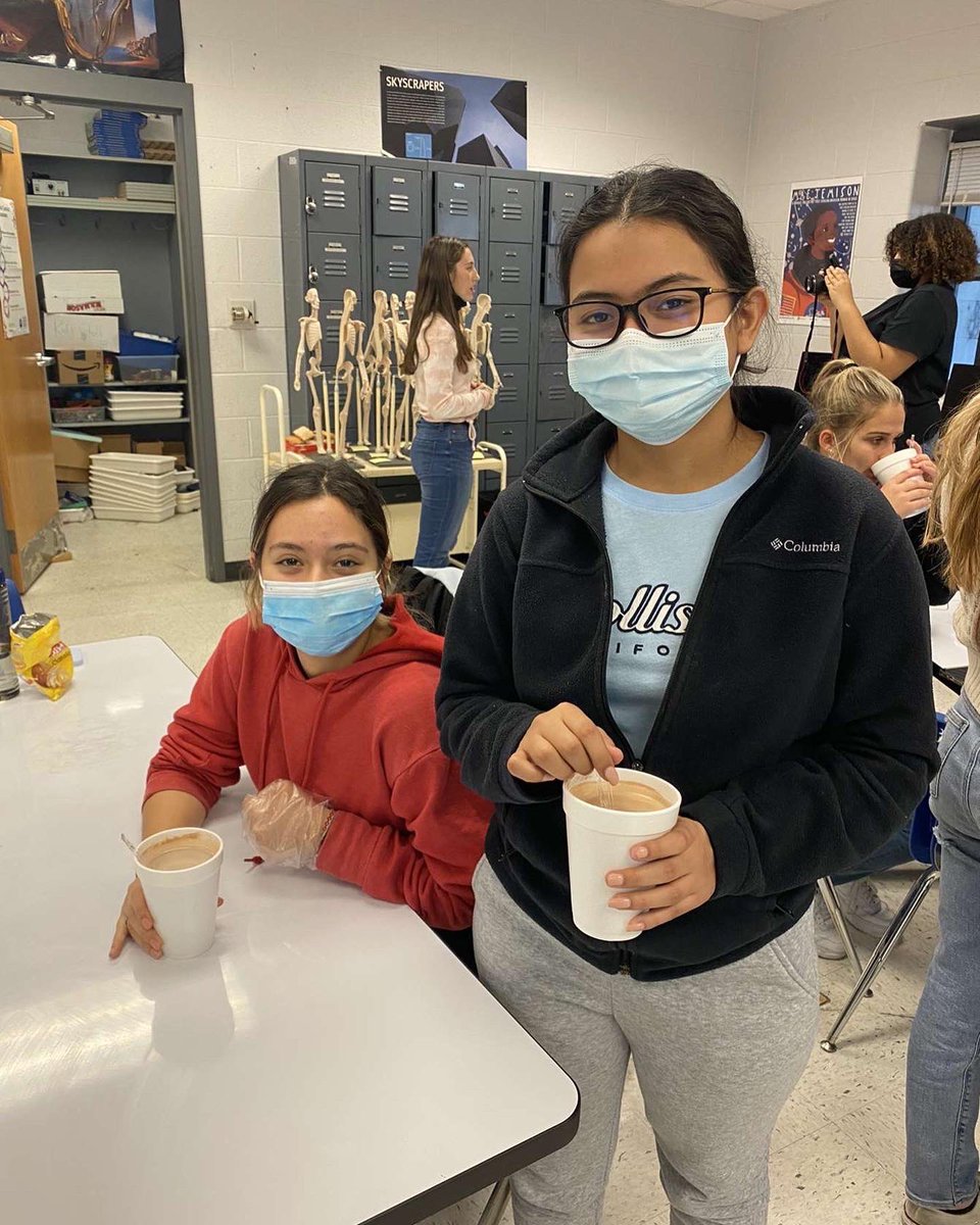 BlueStreakHOSA's tweet photo. Yesterday we held our fall social and enjoyed Mrs.Glazers homemade hot chocolate recipe. It was so great to spend time getting to know our members! HHS HOSA wishes everyone a safe and happy Thanksgiving!! #hhshosa #bluestreakpride https://t.co/4Kb2HbByJ3