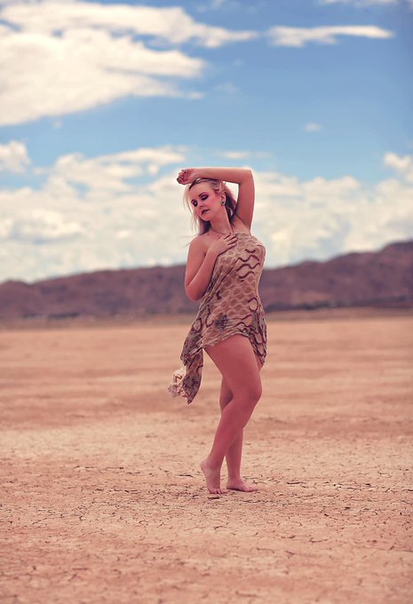 Throwback That time when you strip off naked in the desert and wear your Vivienne Westwood scarf and<a href="/tag/altmodel"class="tags"><span>#altmodel</span></a><a href="/tag/viviennewestwood"class="tags"><span>#viviennewestwood</span></a>