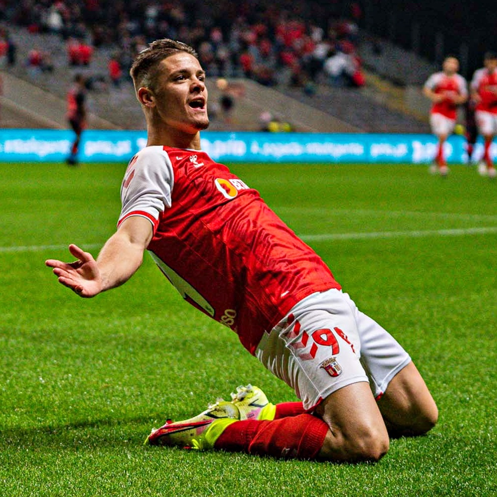 Com um POKER de Vitinha, Braga goleou o Santa Clara por 6-0 para se apurar para os 'oitavos' da Taça de Portugal.