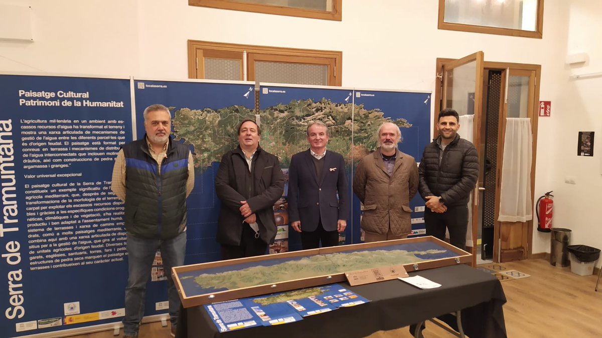 NNGGSelva's tweet photo. Un any més hem assistit a la Fira de s'Oliva de Caimari, gràcies per la visita del president del PP de Mallorca @Ll_Galmes https://t.co/pk25VJd4Cr