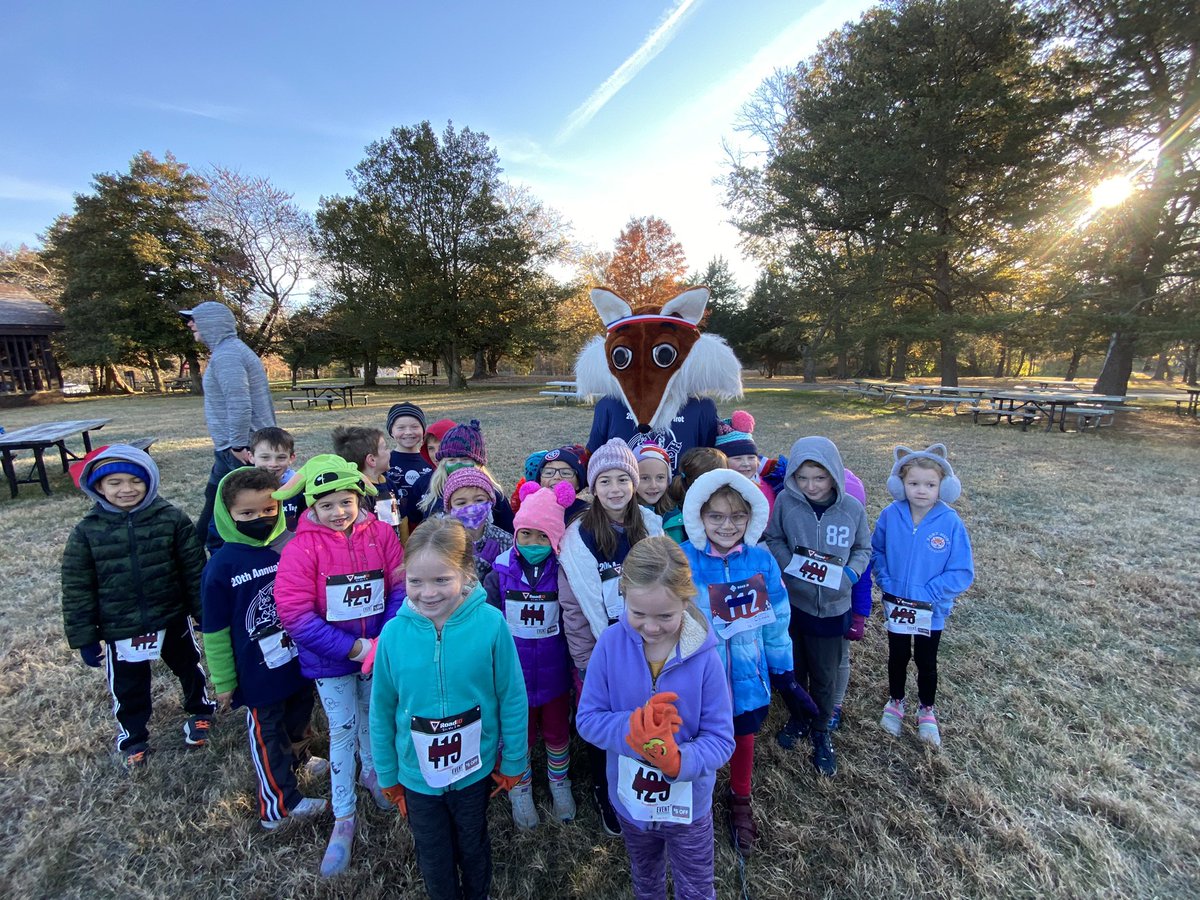 Mrs. Paz's Class (@mrspazices) on Twitter photo So many first grade #fhesfoxes participated in our 20th annual Fox Trot this morning! <a href="/FortHuntES/">Fort Hunt Elementary</a> So many first grade #fhesfoxes participated in our 20th annual Fox Trot this morning! <a href="/FortHuntES/">Fort Hunt Elementary</a>
