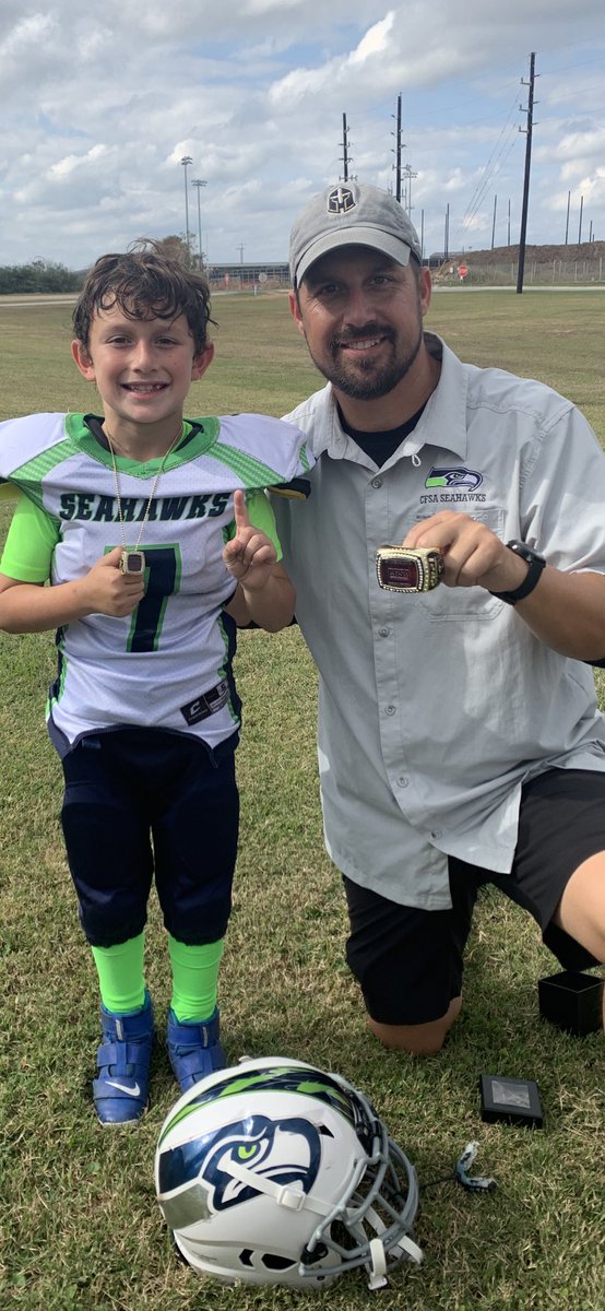Coach_Esterline's tweet photo. Back to back Super Bowl Champs!!!
32-7! 3 solo tackles for this guy! https://t.co/lZEUb21Ea0