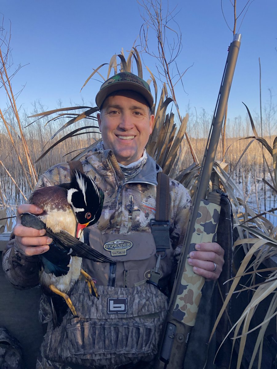 JesseJimIsle's tweet photo. @YaBoiWeaz with the first duck killed at our Combahee Gun Club! A day to remember in the beautiful #ACEBasin https://t.co/x6FiKOo22S