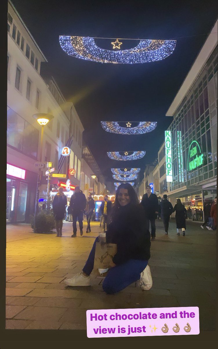 pardeep19922328's tweet photo. It begins to look a lot like Christmas ๐๐๐ #Germany #paderborne #Xmasmarket #Germanmarket #xmasvibes #xmas2021 #EnjoyingEverydayLife ๐๐๐๐๐โจโจ https://t.co/yVdCIQisSn