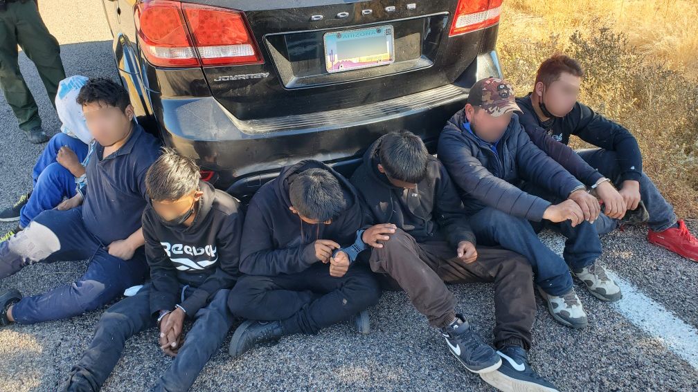 USBPChiefTCA's tweet photo. Agents from the Nogales Station initiated a #vehiclestop on the I-19 Frontage Road, north of the #USBP checkpoint. Following an immigration inspection, agents determined the U.S. citizen driver was smuggling seven migrants. The driver will be prosecuted. Excellent vigilance! https://t.co/ft33ER5eCz