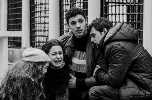 ozgeet01's tweet photo. Seninle hem güldük hem ağladık Kadir Eren…
hoşçakal güzel insan🥀
#SenÖlürsen | #Kardeşlerim https://t.co/7cYNsjSHXD