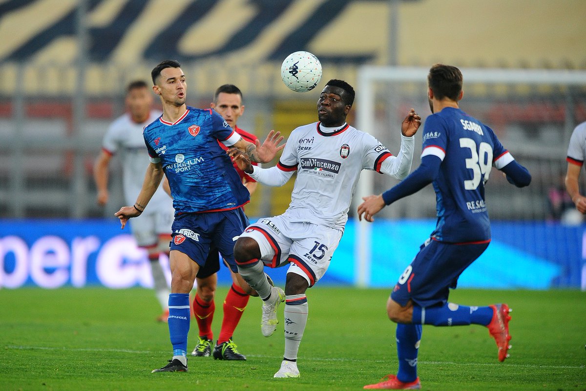 ACPerugiaCalcio's tweet photo. 🎙️| SALA STAMPA

#PerugiaCrotone, Simone #Santoro nel post gara commenta così la vittoria

https://t.co/bEumMRwPlT

#forzagrifo #PERCRO @Lega_B #SerieBKT https://t.co/eGIwFUZPwb