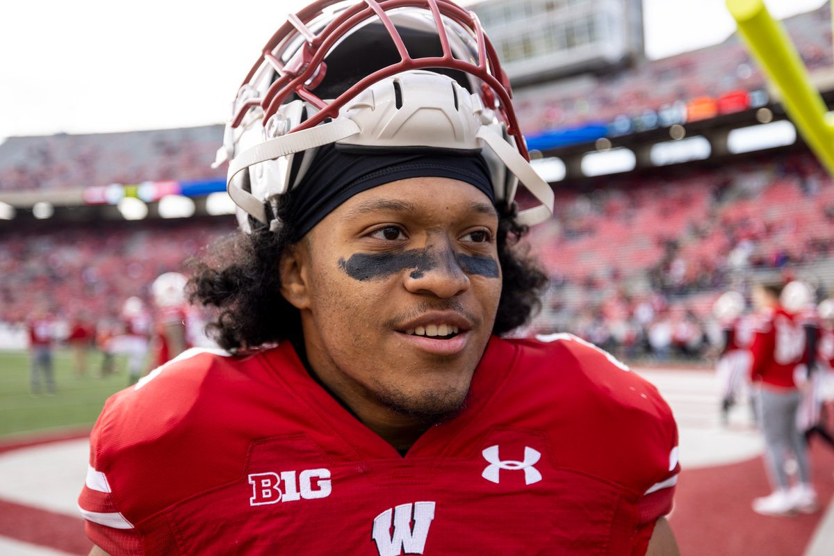 BadgerFootball's tweet photo. Let's rock https://t.co/6EHga0t9zj