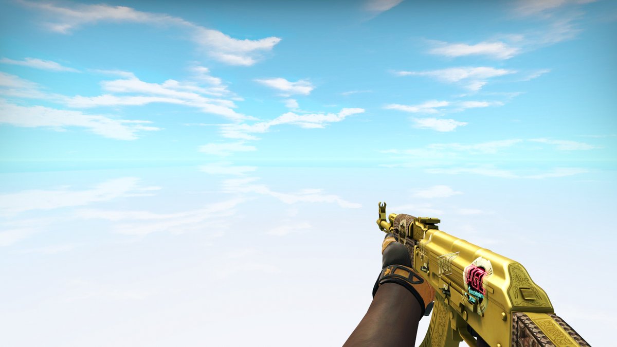 PyrylCS's tweet photo. Brokering the #1 Souvenir Gold Arabesque in the world! 
Helping the Finnish unboxer sell it. ⚡️

The unboxer didn't want to set a strict B/O for it so we are looking for all offers! 

sell, dm

Retweets = ❤️ https://t.co/uvm3thcaN1