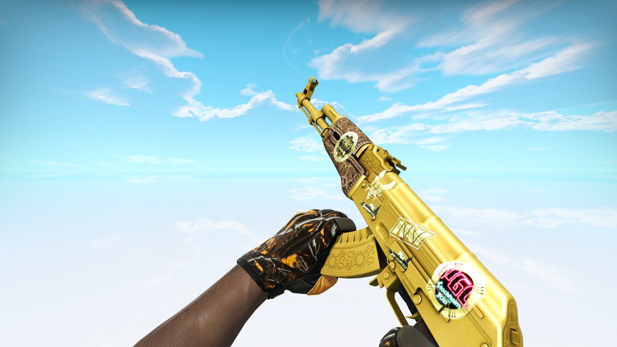 PyrylCS's tweet photo. Brokering the #1 Souvenir Gold Arabesque in the world! 
Helping the Finnish unboxer sell it. ⚡️

The unboxer didn't want to set a strict B/O for it so we are looking for all offers! 

sell, dm

Retweets = ❤️ https://t.co/uvm3thcaN1
