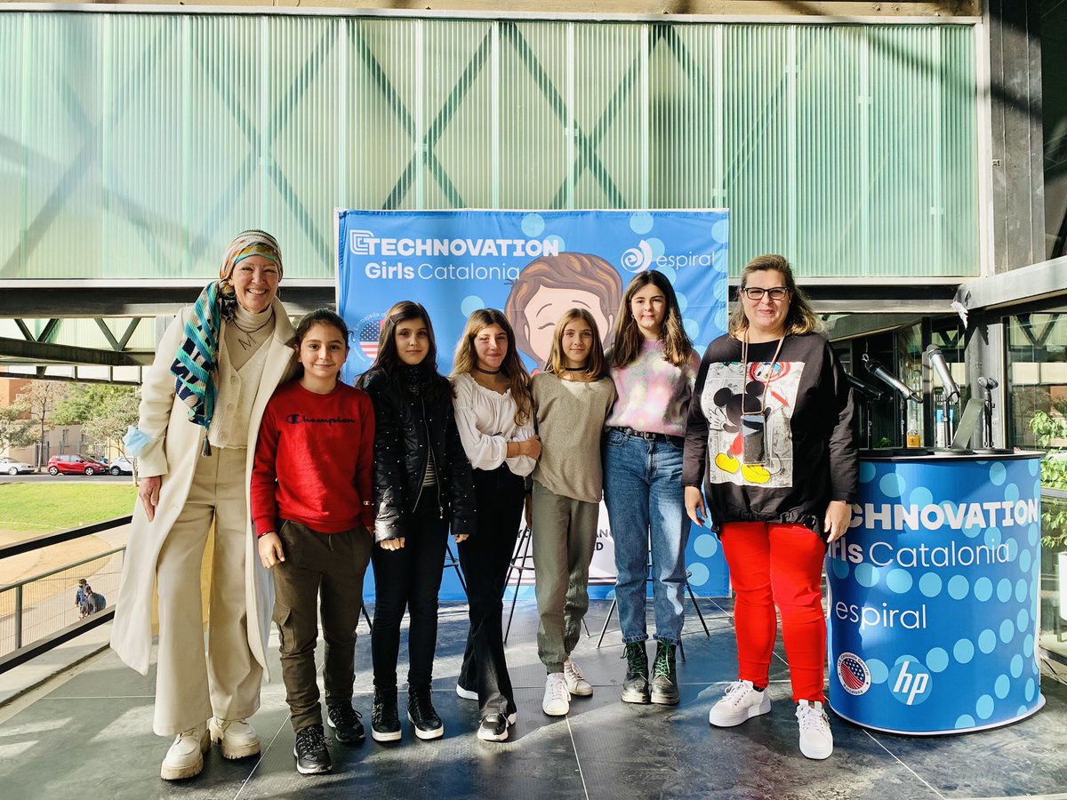 TechnovationCat's tweet photo. A @Mariajo74sev y @MarPorrasM1 por seguir inspirando a las niñas y ser sus referentes #STEM https://t.co/RFa7vr47g6