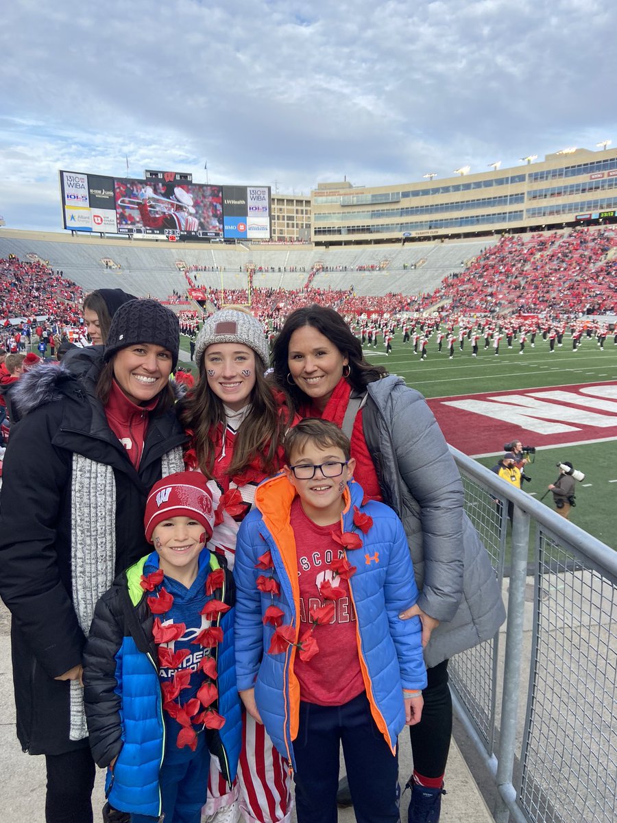 DanaDoll6's tweet photo. First badger game, first time at camp Randall #onwisconsin #badgers #gobucky https://t.co/RRz42aHaQj