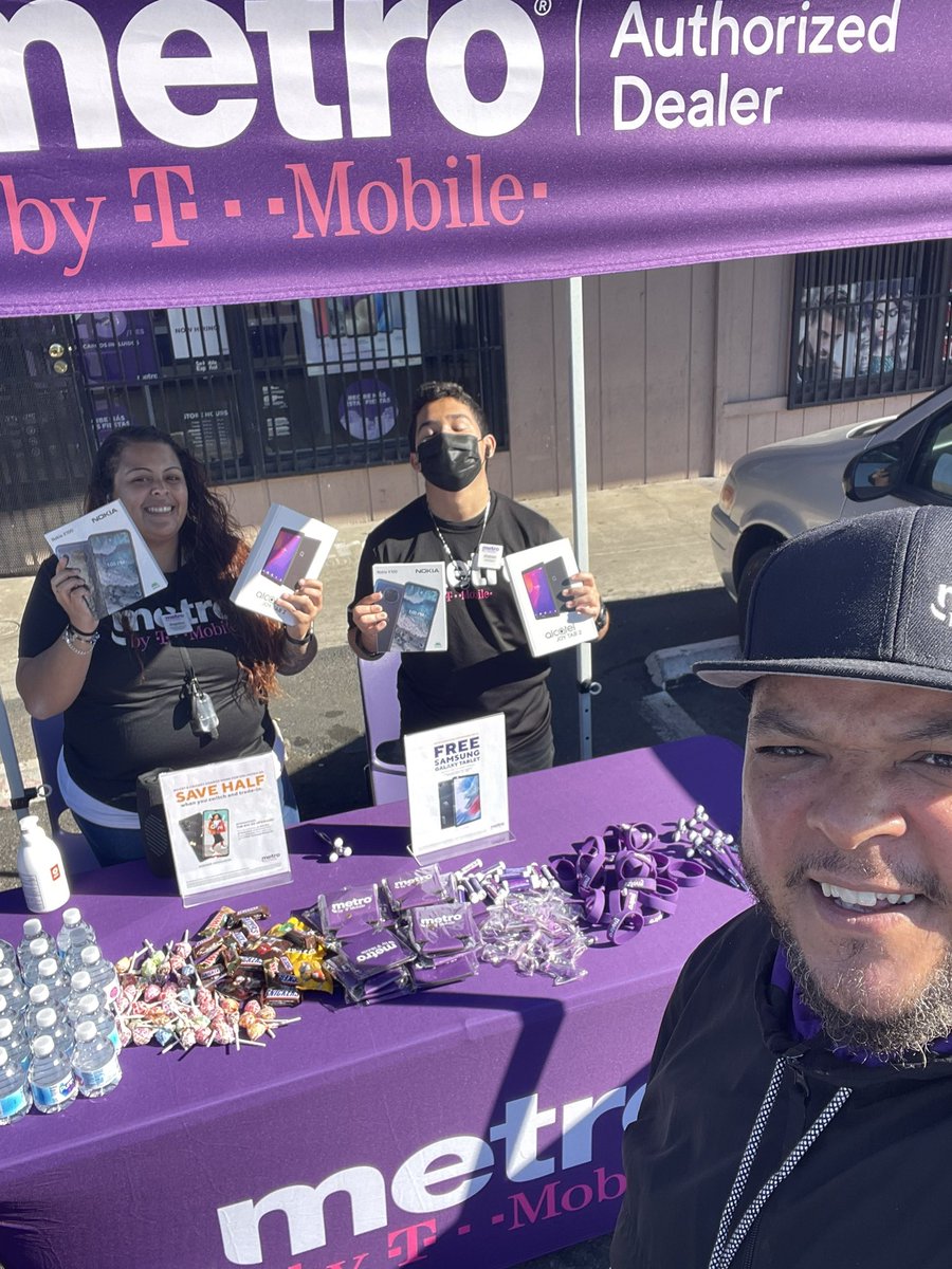 CoachBookt3's tweet photo. It's going down on #SwitcherSaturday Come see Angelica & Andrew at 2550 E Fremont St in #Stockton and SAVE HALF WHEN YOU SWITCH! #CentalValleyNorth #NorCalDreamTeam #WeAreNW #MetroEvent https://t.co/NXZh78HZgc