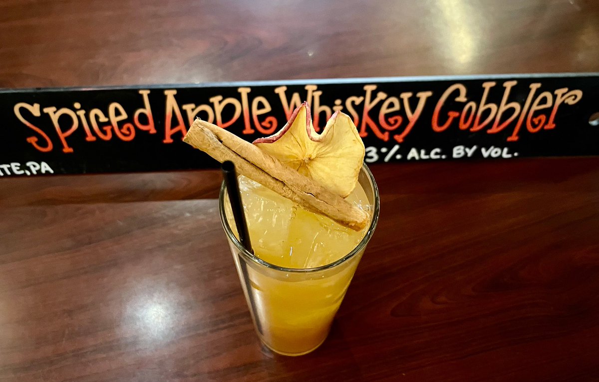 FatHeadsPGH's tweet photo. New seasonal #DraftCocktail from @BigSpringSpirit crafted especially for Fat Head’s Saloon! The Spiced Apple Whiskey Cobbler 🍎 Stop down!!
#NaturallyGlutenFree draft on a dedicated line! https://t.co/dbgV8CkyHq