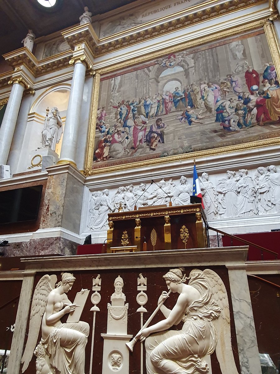 lesjem78's tweet photo. 🏛 🇫🇷 Grâce à l’invitation de @dbaichere, nos #JaM78 ont eu l’honneur de visiter l'Assemblée nationale, maison du peuple souverain où les débats ardents animent notre démocratie et esquissent l’avenir de la Nation ! https://t.co/le68RWFdsm
