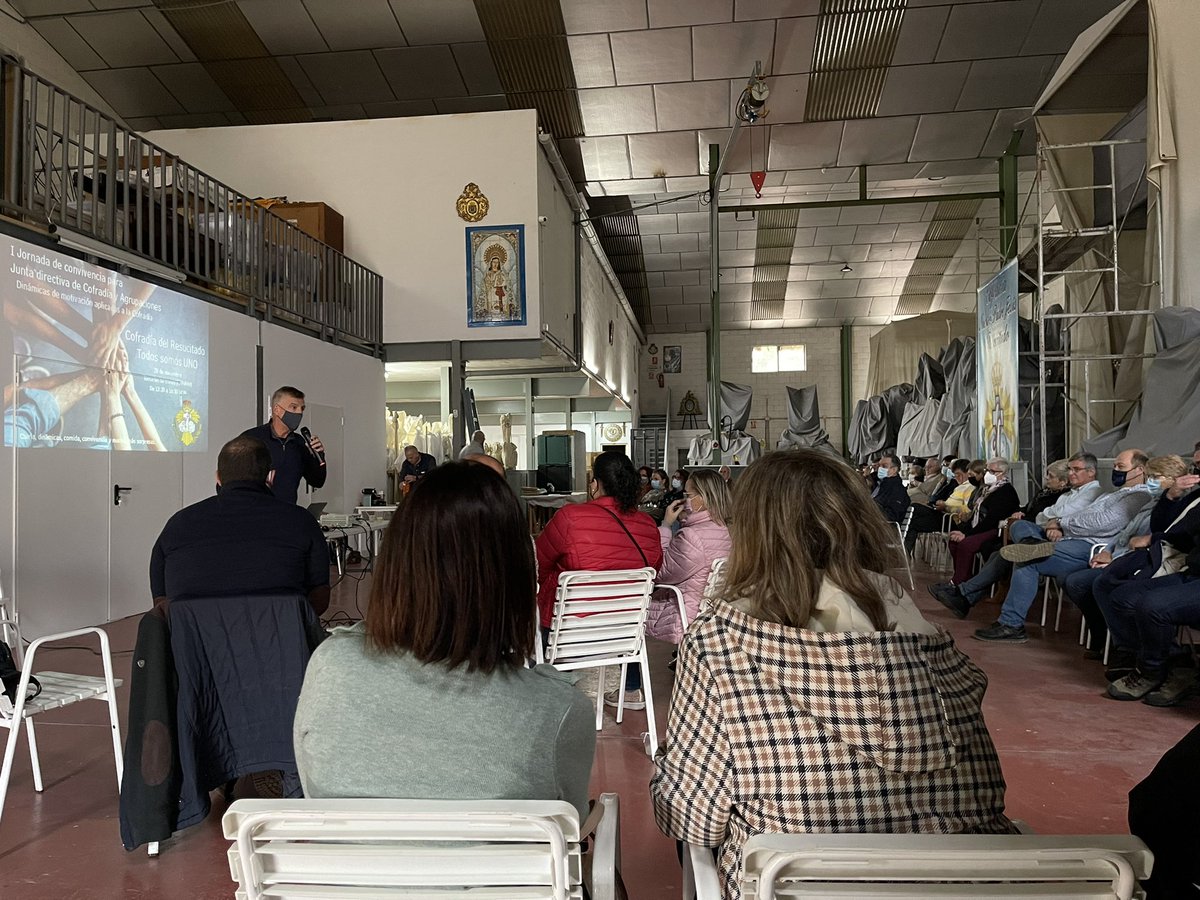 Todos somos UNO. Bajo este lema ha tenido lugar una jornada de trabajo en equipo y motivación de directivos de Cofradía y Agrupaciones. 
Hemos conocido nuestras fortalezas para seguir trabajando y potenciarlas. Creciendo como cofradía y hermanos
#TodosSomosUno
#SoyResucitado