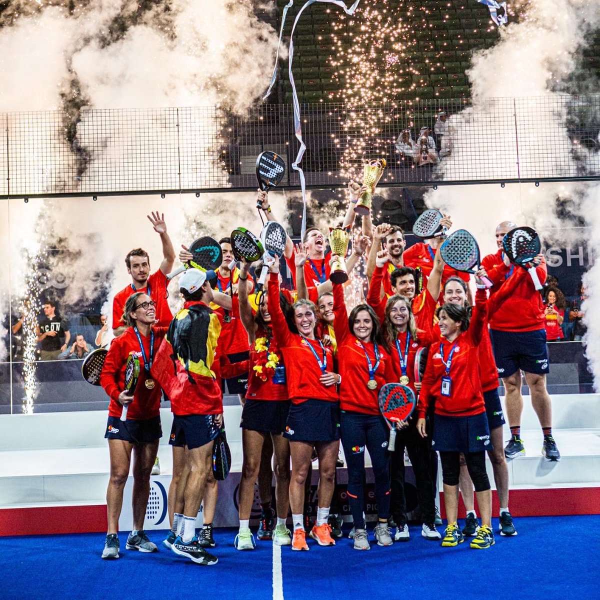 ¡Campeones del mundo! 🇪🇸 

No puedo describir la sensación que tengo. 😭😭😭
Recuerdo de por vida con este equipazo. Gracias a todos por animarnos desde la distancia y los que estuvisteis!!! 🏆🥇

VAMOS ESPAÑAAAAAAA 🙌🏻