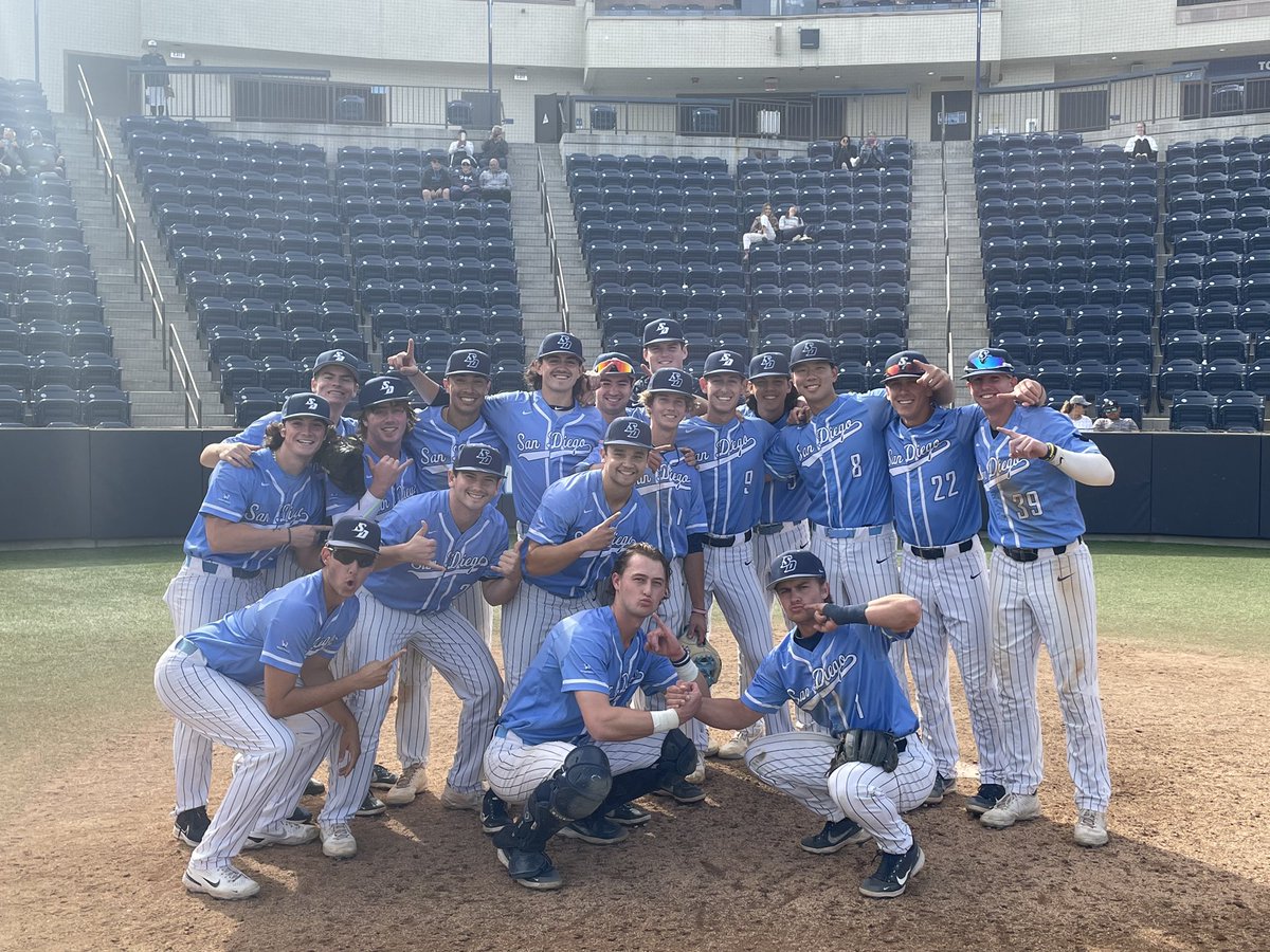 USDbaseball's tweet photo. Lumby with the extra innings win!!! #GoToreros https://t.co/6Bx1Hlt1KJ
