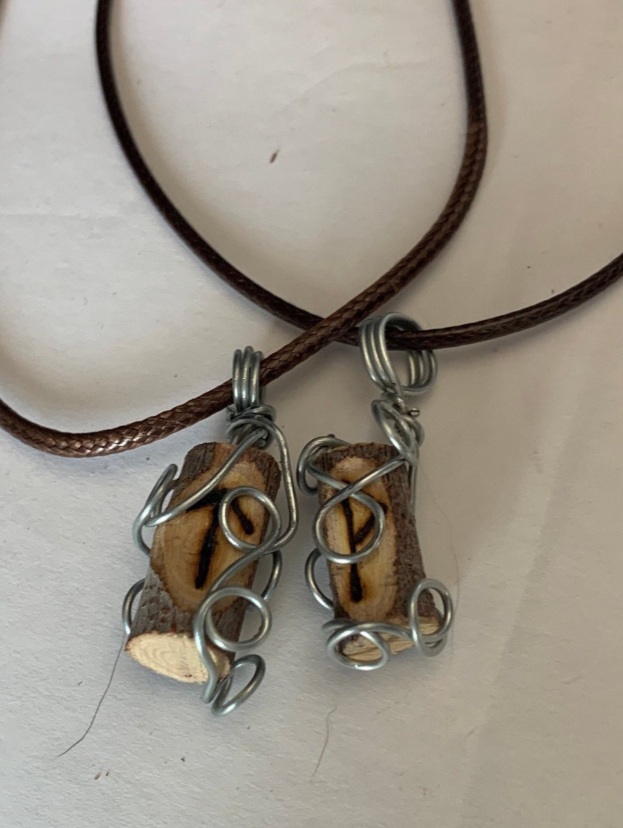 Wire-wrapped Hidden Wood Rune Necklace 
etsy.me/3cz1jBO

 #etsy #elmrune #runes #chineseelm #christmasgift #wirewrapped #handcrafted