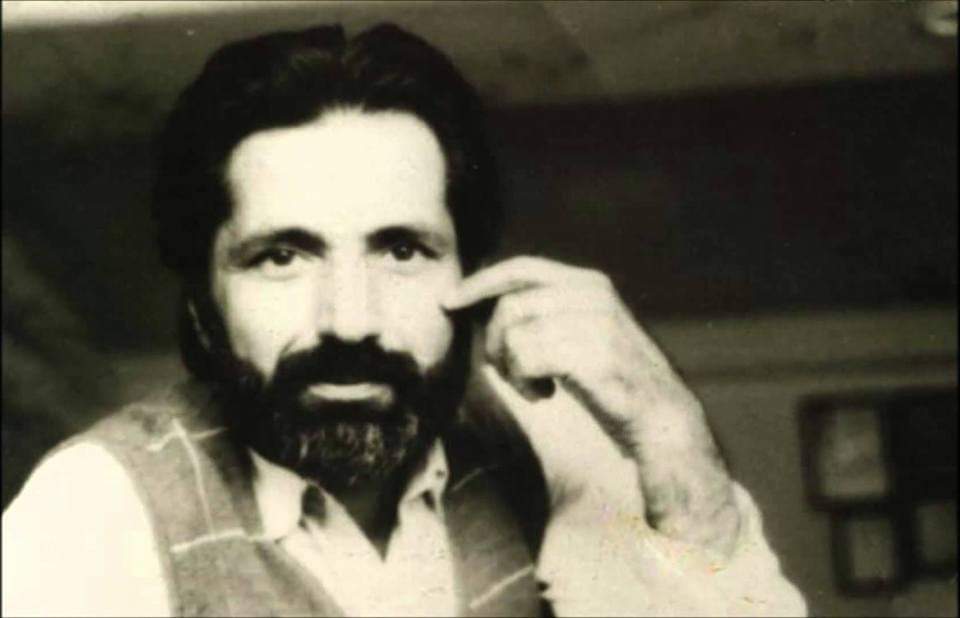 Pazartesi sendromu sosyete şımarıklığıdır. Ekmeğin peşinde olanlar için Pazartesi, 'besmele'dir.

Cahit Zarifoğlu