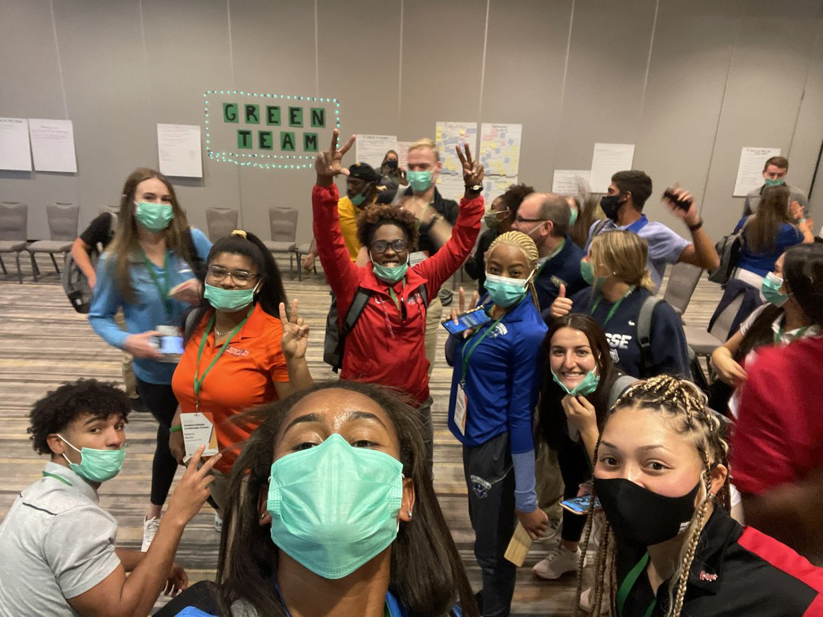 abbfor's tweet photo. Team Green Color session #SALF21Green https://t.co/wqDMPQvH8D