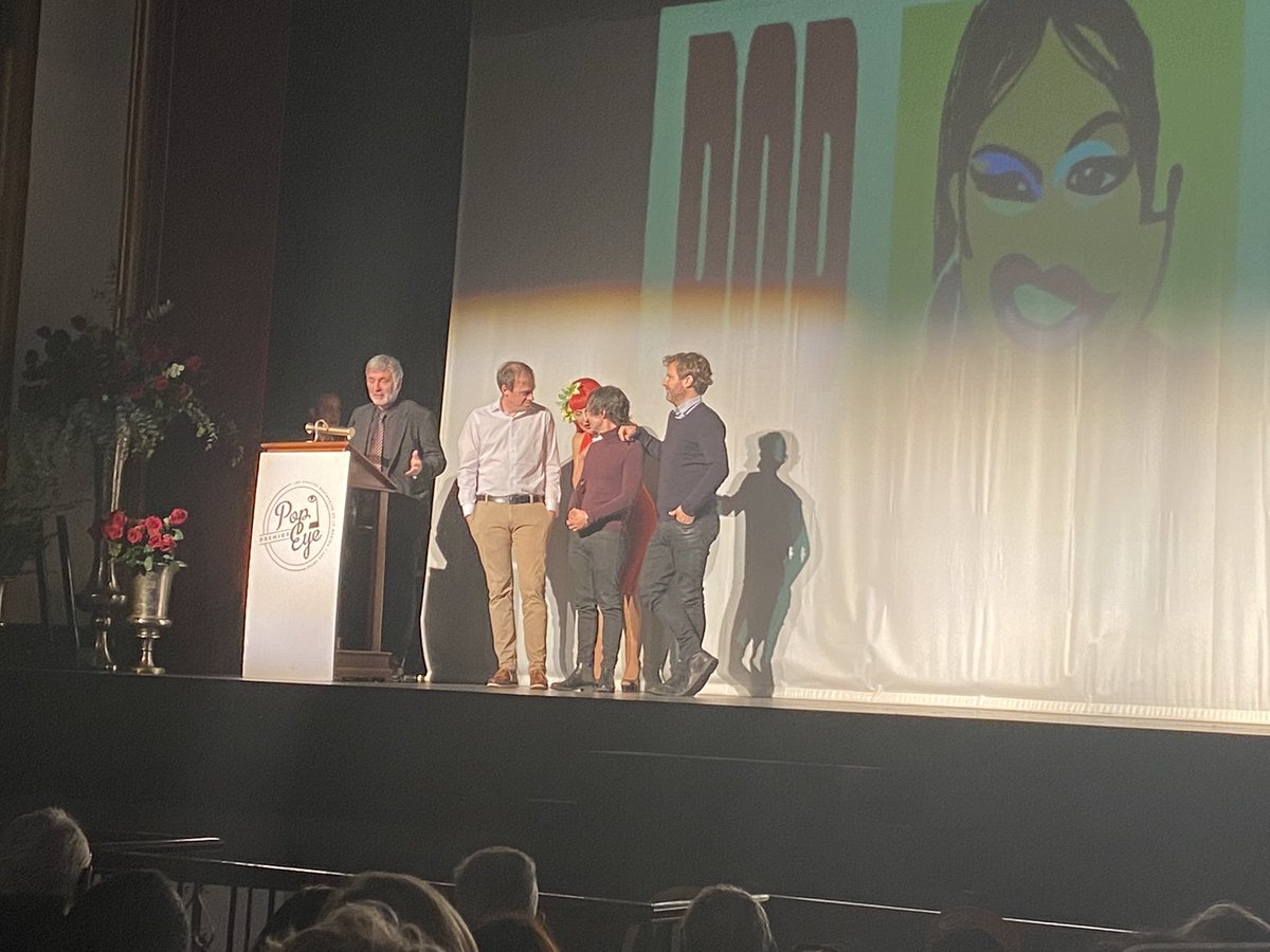 El #PremioPopEye ‘Viviendo en la era pop’ a su trayectoria, es para <a href="/lahabitacionroj/">La Habitación Roja</a> 👏🏻